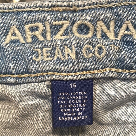 Arizona Jean Company distressed raw edge shortie shorts, size 15, good condition - Picture 8 of 10